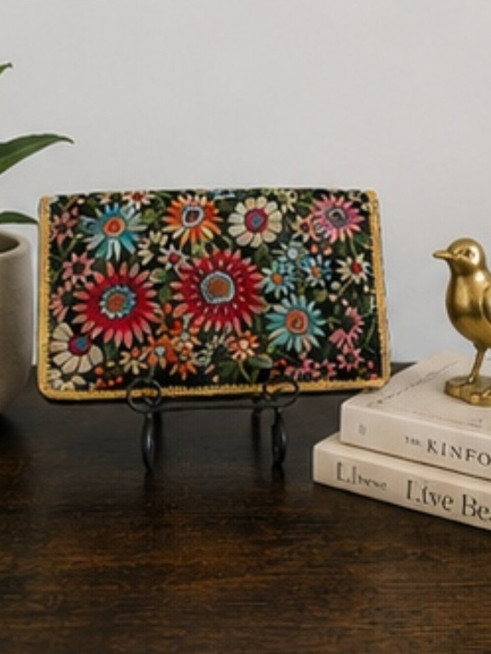 1970s Floral Clutch Wallet | Retro Daisy Print, Gold Edging (19x12cm)